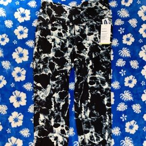 Old Navy Black and White Patterned Leggings